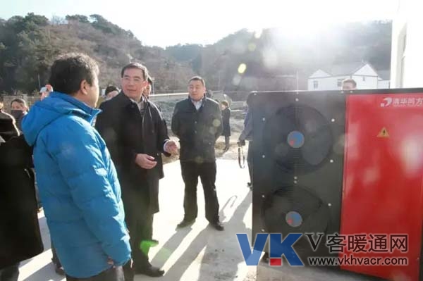 环保部领导率队考察清华同方热泵采暖示范项目