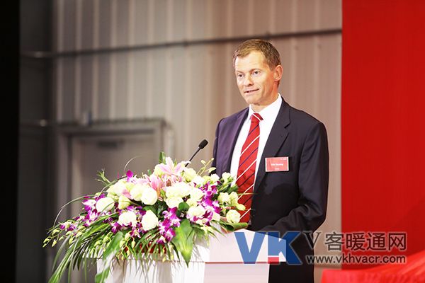 1. 丹佛斯集团总裁、首席执行官方行健在应用开发中心启动仪式上致辞，承诺全力支持中国绿色转型发展目标.JPG