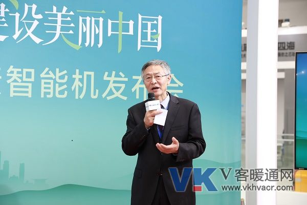 图2：中国内燃机工业协会副秘书长魏安力接受记者采访.jpg