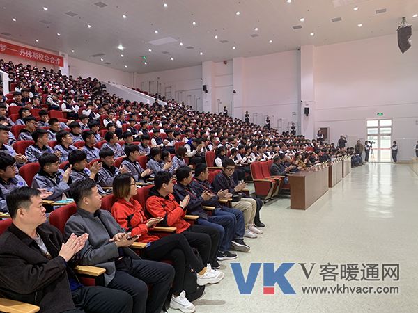 未来三年，预计将有近300名成绩优异的中职学生获得丹佛斯资助.jpg